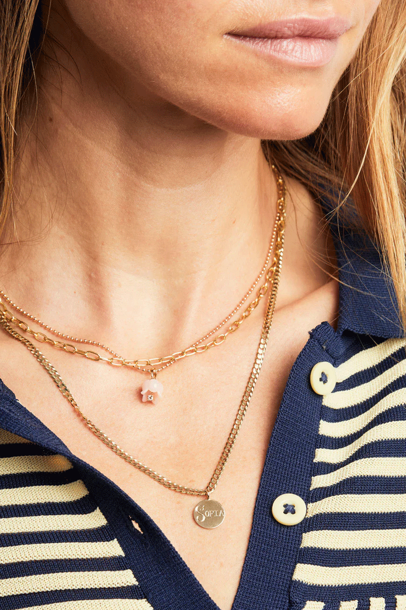 One Medallion Signet Necklace - Yellow Gold