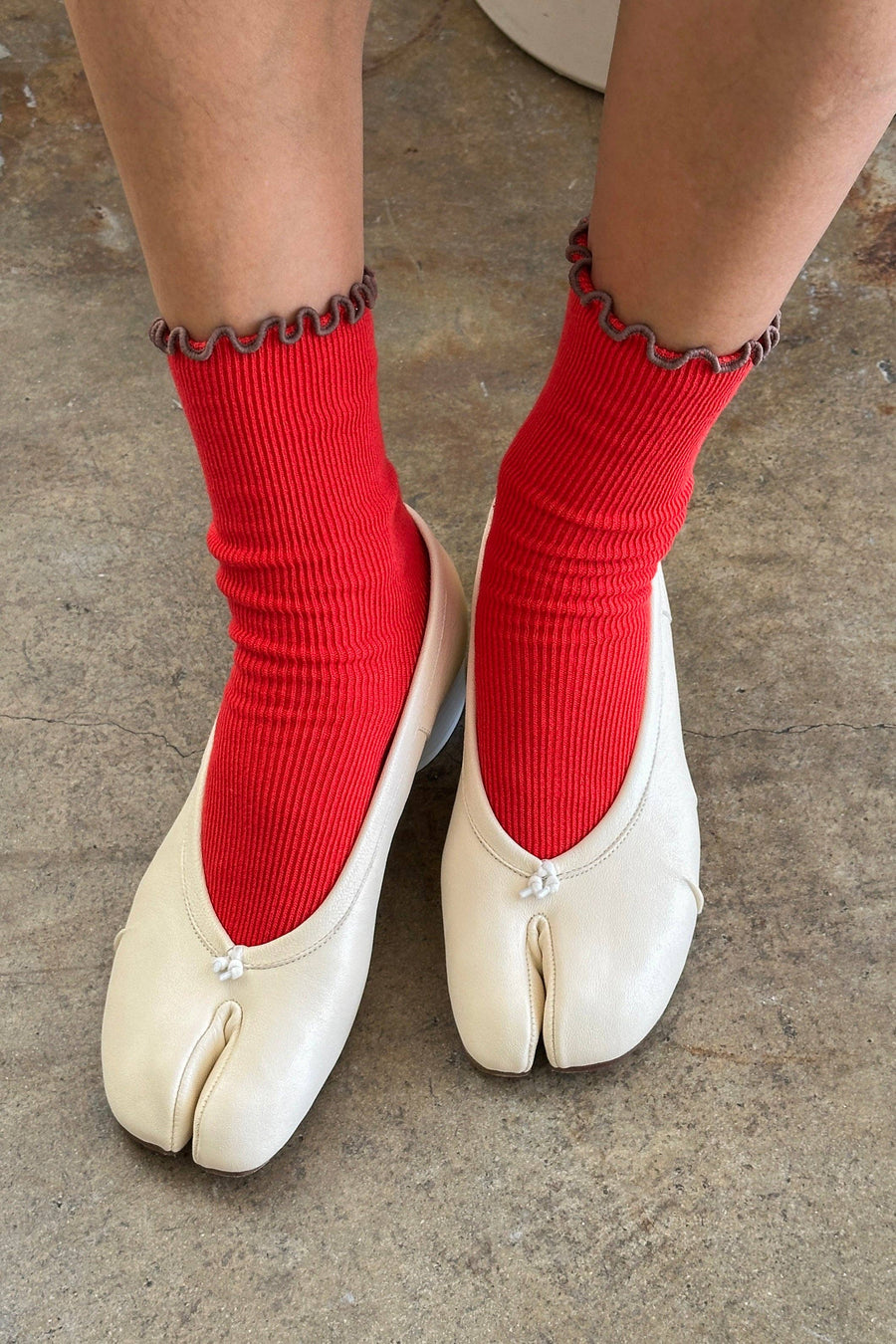 Ruffled Modal Socks - Cream / Red Edge