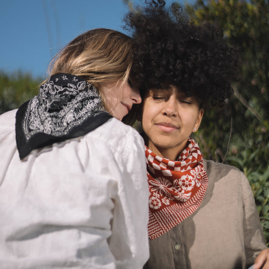 Cotton Rosey Bandana | Black